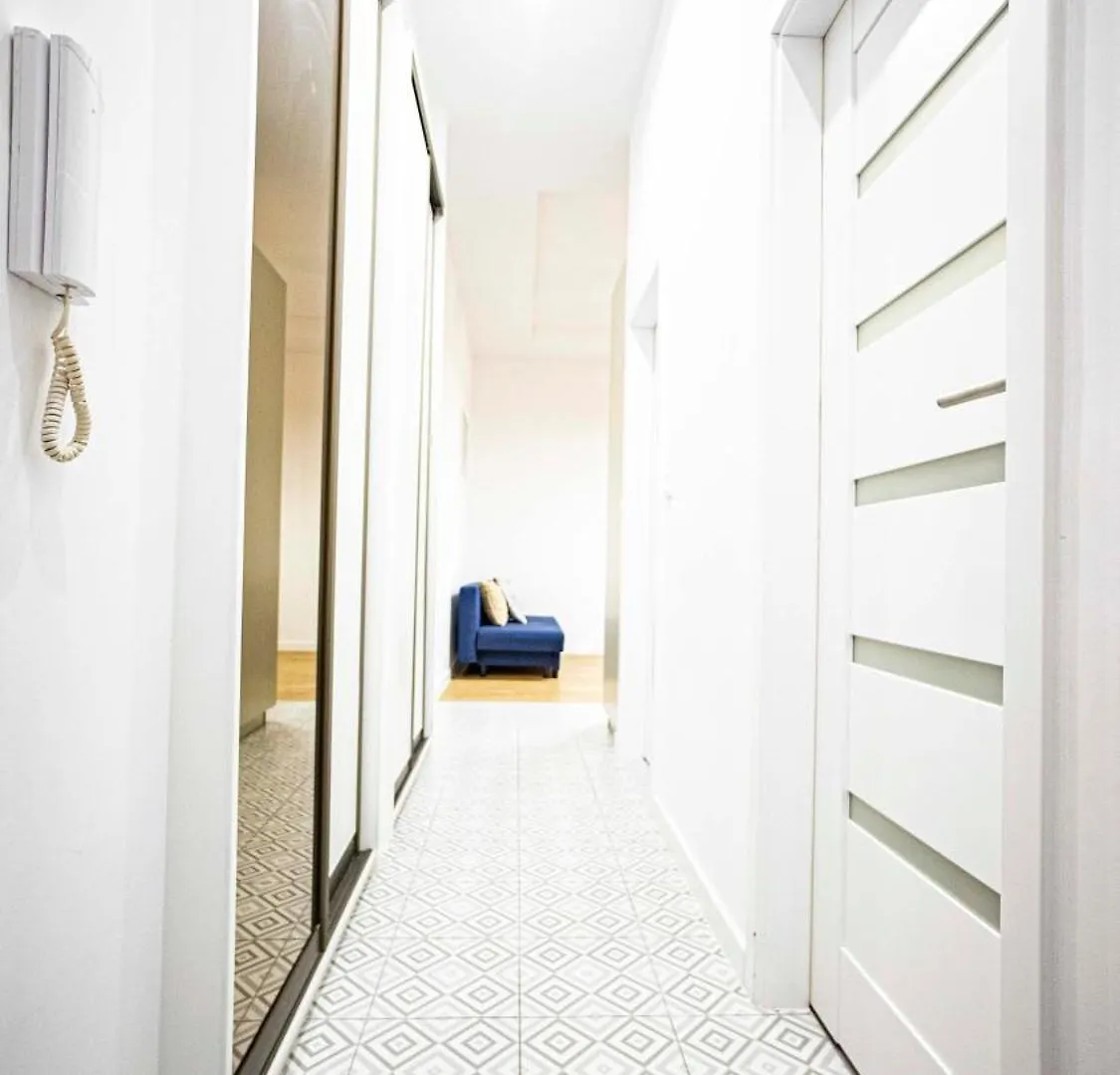 Spacious Apartment With 3 Meter Ceilings, Powisle, The Old Town Warszawa